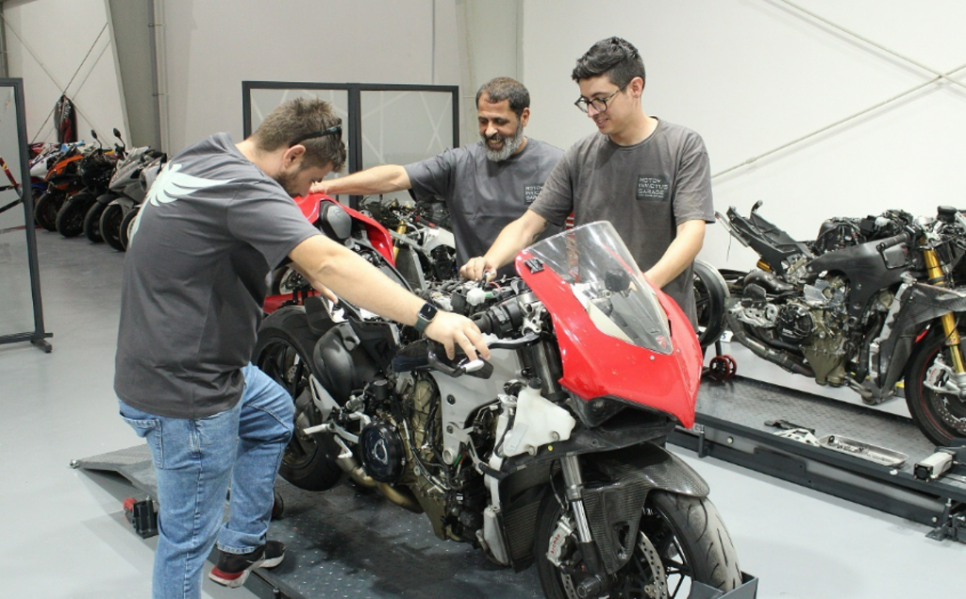 Moto Invictus Garage