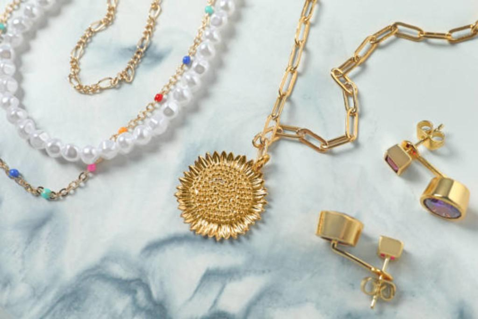 M A H I Imitation Jewellery Trading