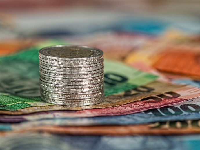 4 Simple Ways to Save Money on Everyday Living Costs in Dubai