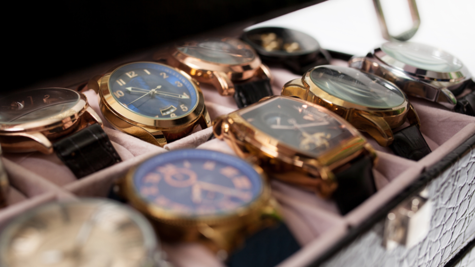 Awne Watch