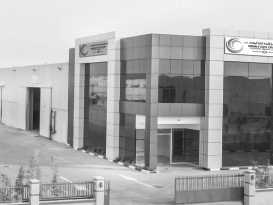 Major Crane Middle East Heavy Equipment Trading