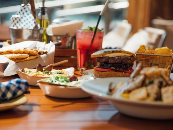 Eat Greek kouzina - The Dubai Mall