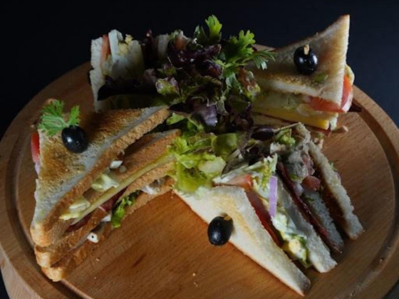 The Green Plate Restaurant & Cafe