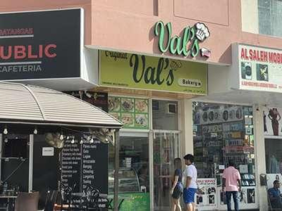 Original Vals Baker