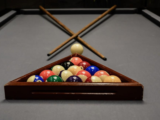 Seven Degree Billiards