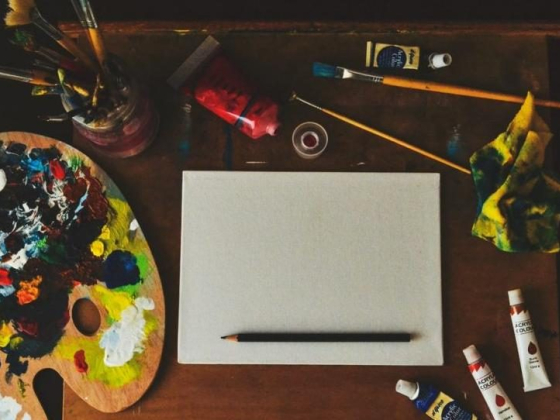 How to Become an Online Art Dealer