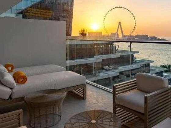 Five Luxe Hotel
