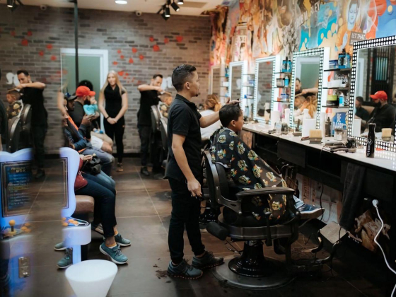Falak Al Mashoor Gents Saloon