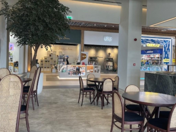 Foret Cafe & Restaurant