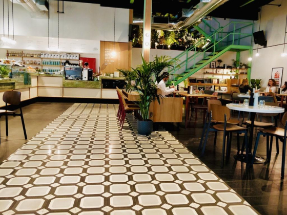 Cassette Restaurant & Cafe