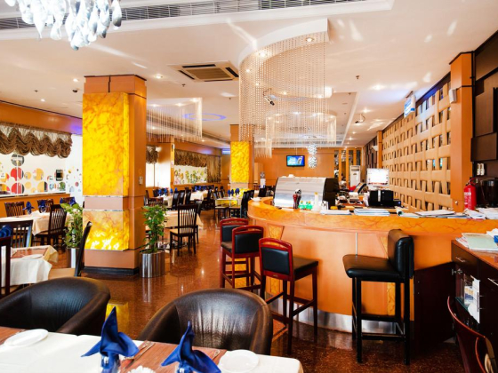 D" Promenade Restaurant