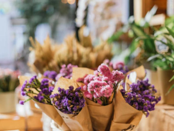 Forever Rose Gifts Trading