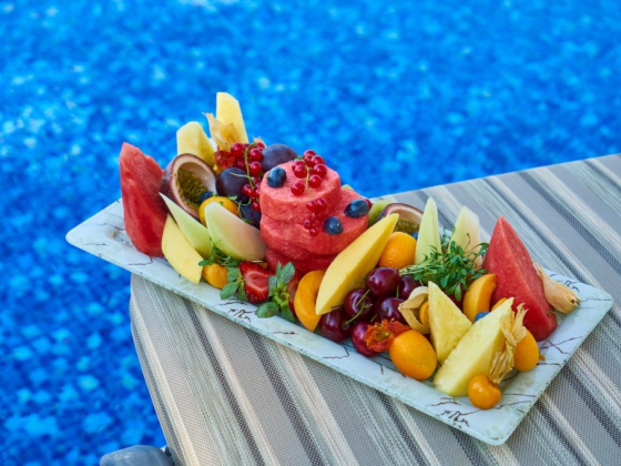 4 Ways to Find Healthier Travel Food