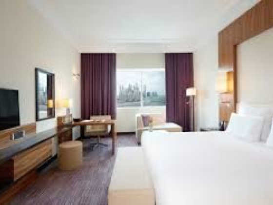 Pullman Jumeirah Lakes Towers Hotel & Residences