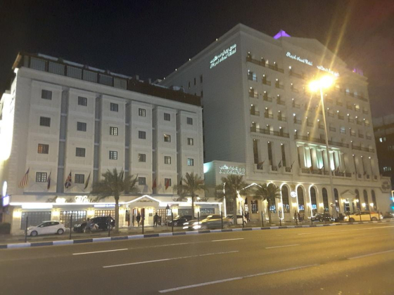 Wellington"s Steakhouse And Lounge Bar