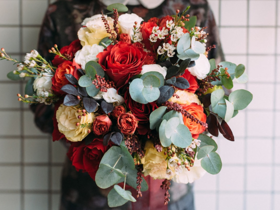Hiring a Florist in Dubai: What to Pay and What to Ask