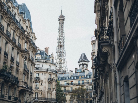 Going to Paris? You Need to Know What Street Scams to Watch Out For