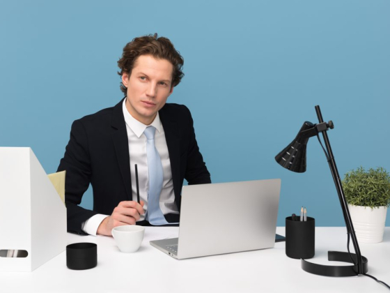 The Difference Between Management and Leadership