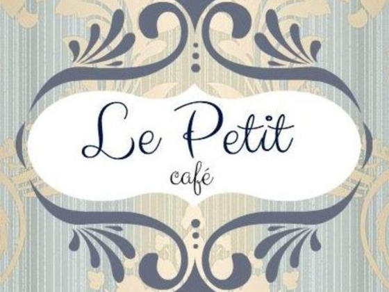 Le Petit Cafe