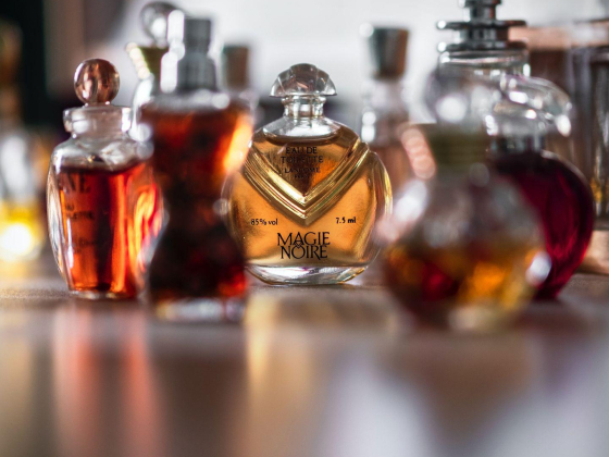 Jazeerat Rugen Perfumes & Gifts Trading