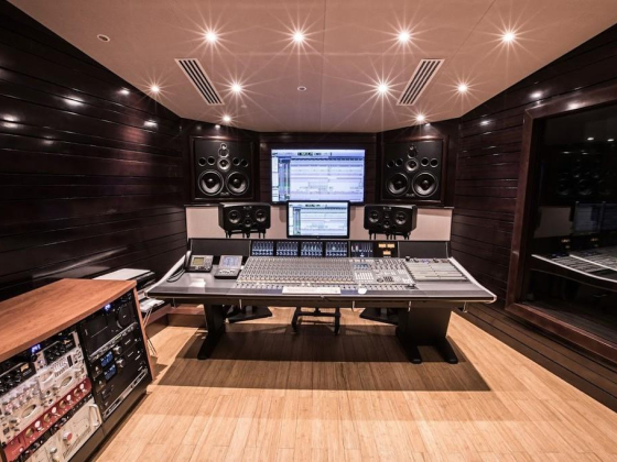 Al Watan Studio Art Production