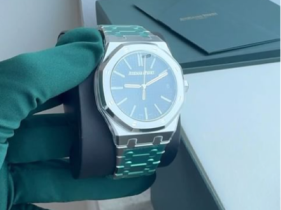 Luxury Cube Watch Trading