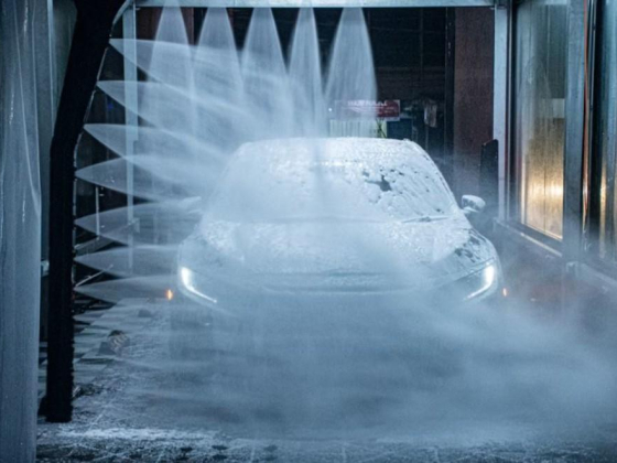 7 Road Runner Car Wash Station