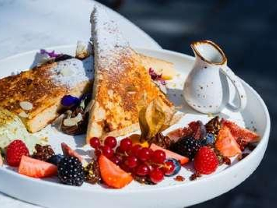 Le Flamant Rose Restaurant & Cafe