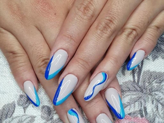 Broze Ladies Salon