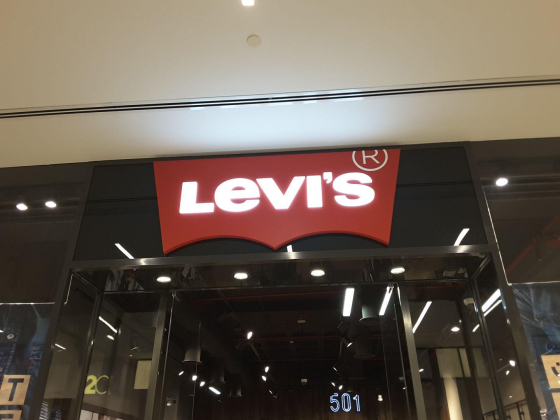 Levi"s