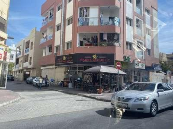 Pares Republic Cafeteria