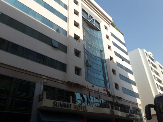 Landmark Summit Hotel
