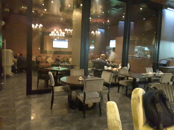 Loui"s Restaurant & Cafe