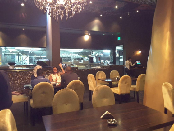 Loui"s Restaurant & Cafe