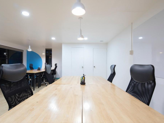 Royal Corner Meeting Room