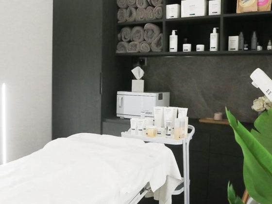 Tress Ladies Saloon