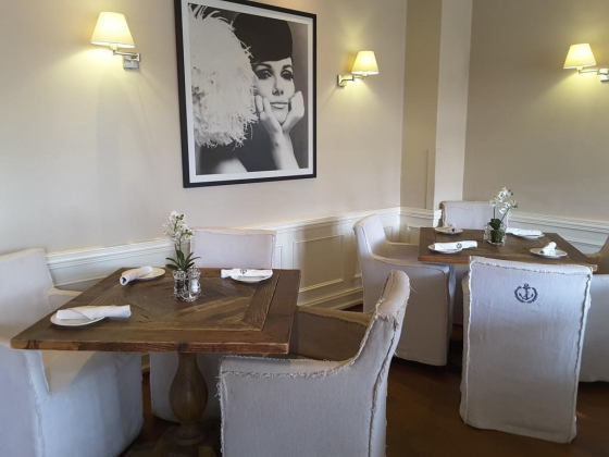 The Hamptons Cafe