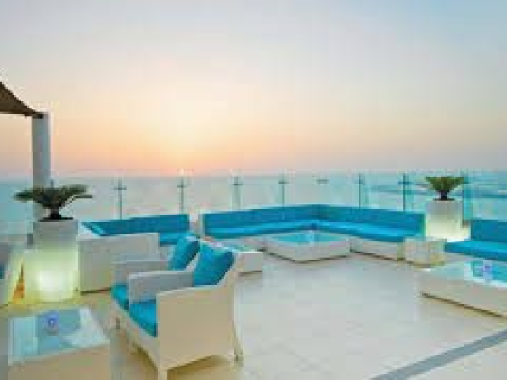 Hilton Dubai The Walk Hotel