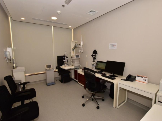 Professor Sakla Spanish Eye Clinic