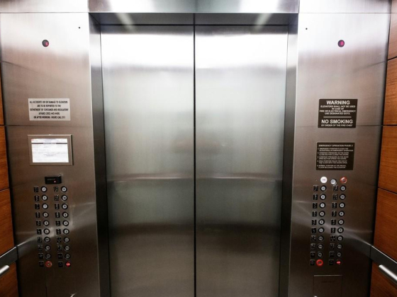 A R Lifts & Escalators Contracting