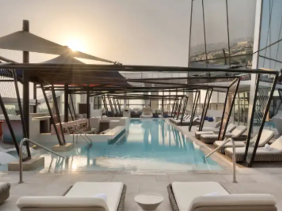 Lazuli ​pool Bar