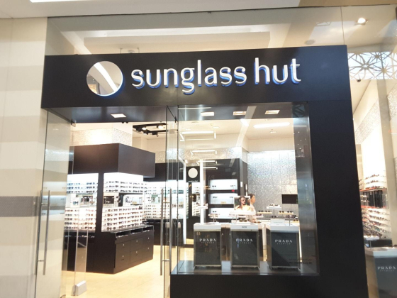 Sunglass Hut