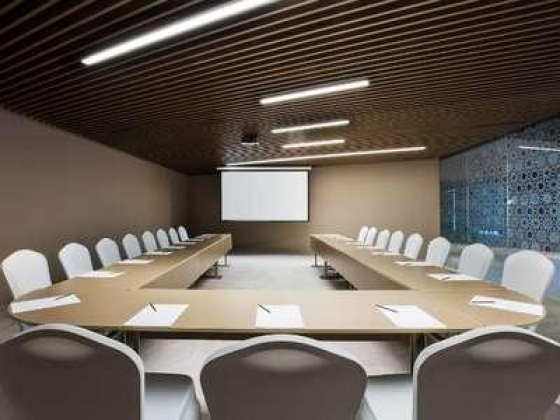 Pearl Meeting Room