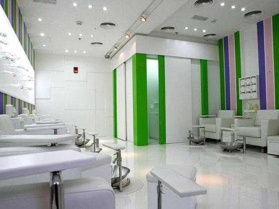 Nail Corner