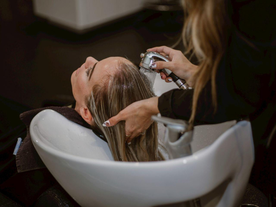 Le Glamour Lounge Ladies Salon