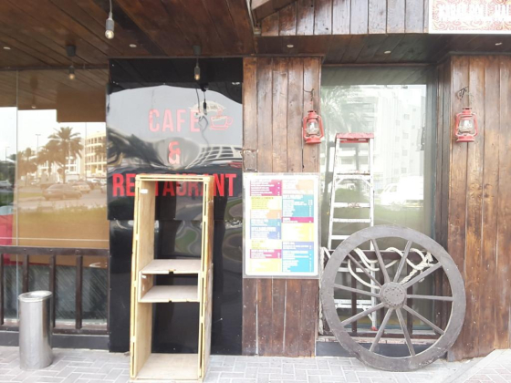 Desi"s Restaurant