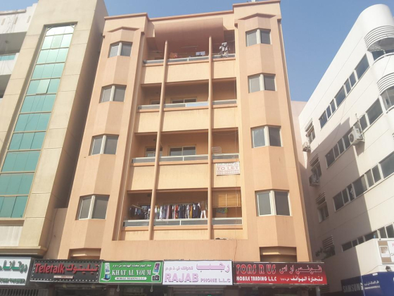 Madinat Alanaqa Gents Salon