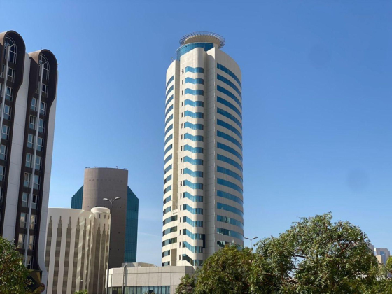 Eight Zal Stars Commercial Brokers