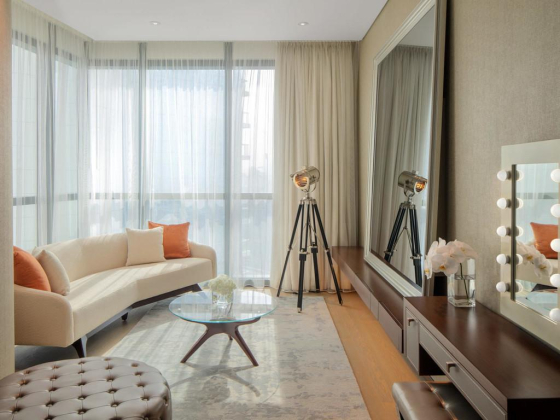Paramount Hotel