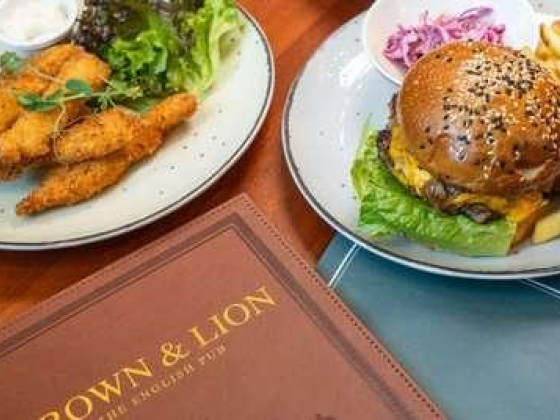 Crown And Lion (The English Pub)